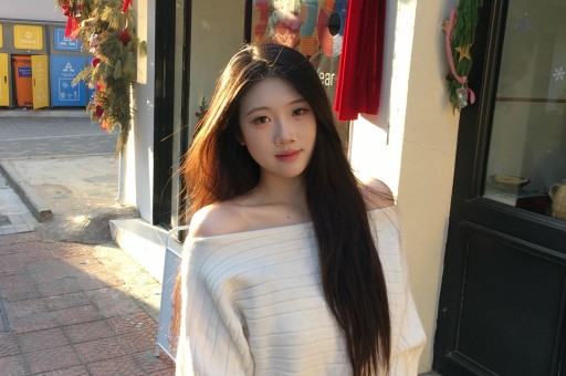 悉尼·斯威尼晒出《克里斯蒂》幕后照感人致谢引发关注