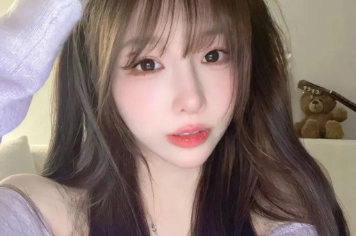 揭开《高朋满座》的神秘面纱：一场关于人生的幽默探讨